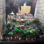 Schloss und Festgesellschaft in "Playmobil"
